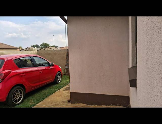3 BEDROOM HOUSE FOR SALE IN WINDMILL PARK EXT